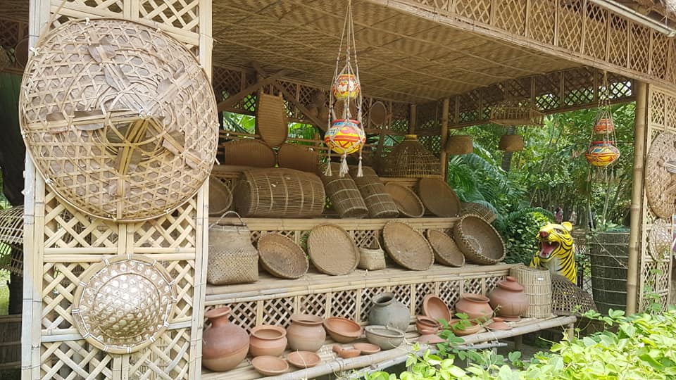 02. Incorporate Local Art and Crafts